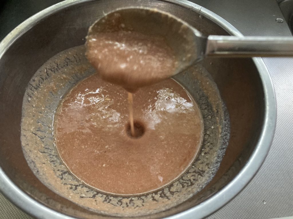 材料を混ぜてマリネ液をつくる